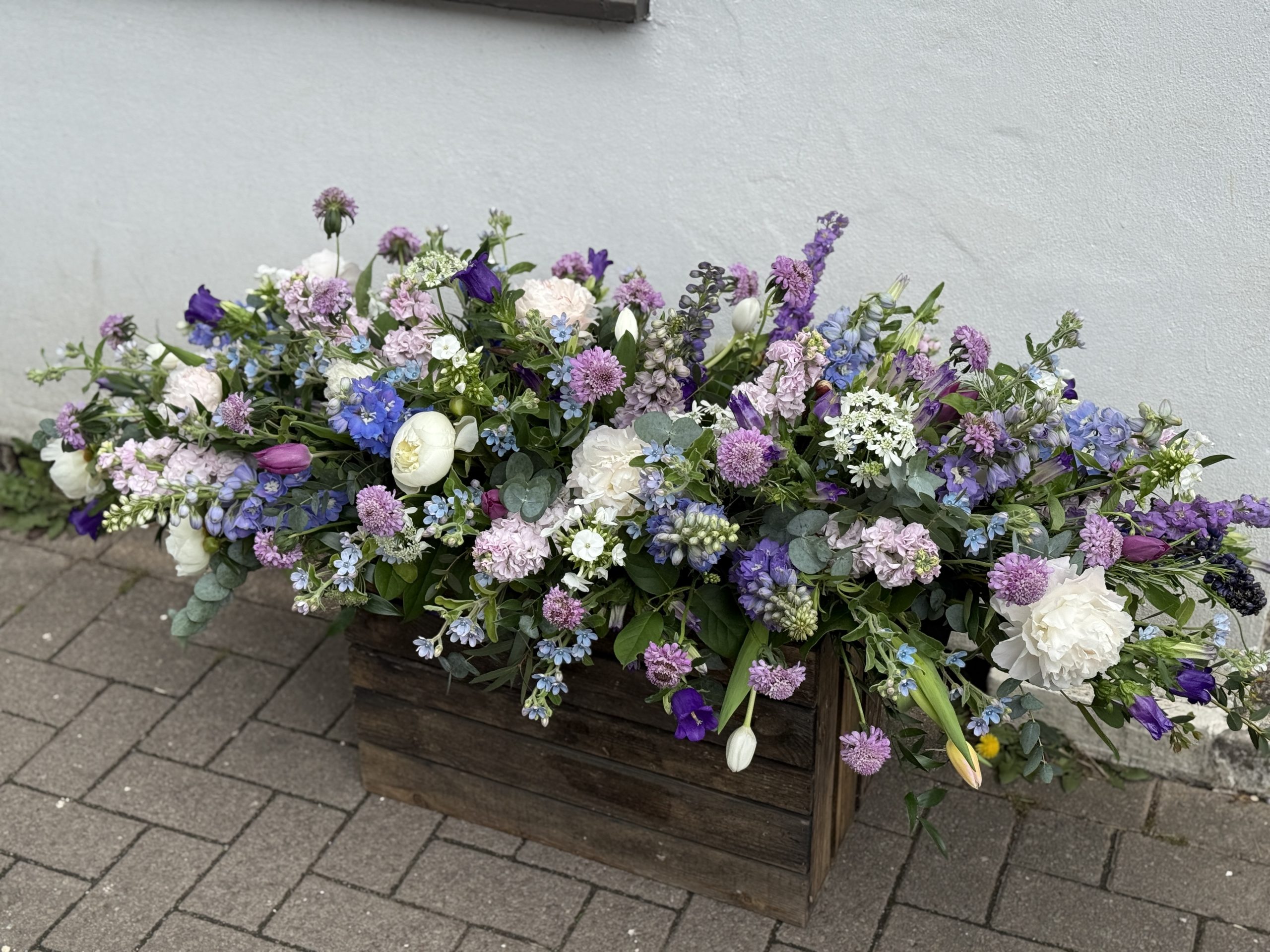 Double Ended Coffin Spray